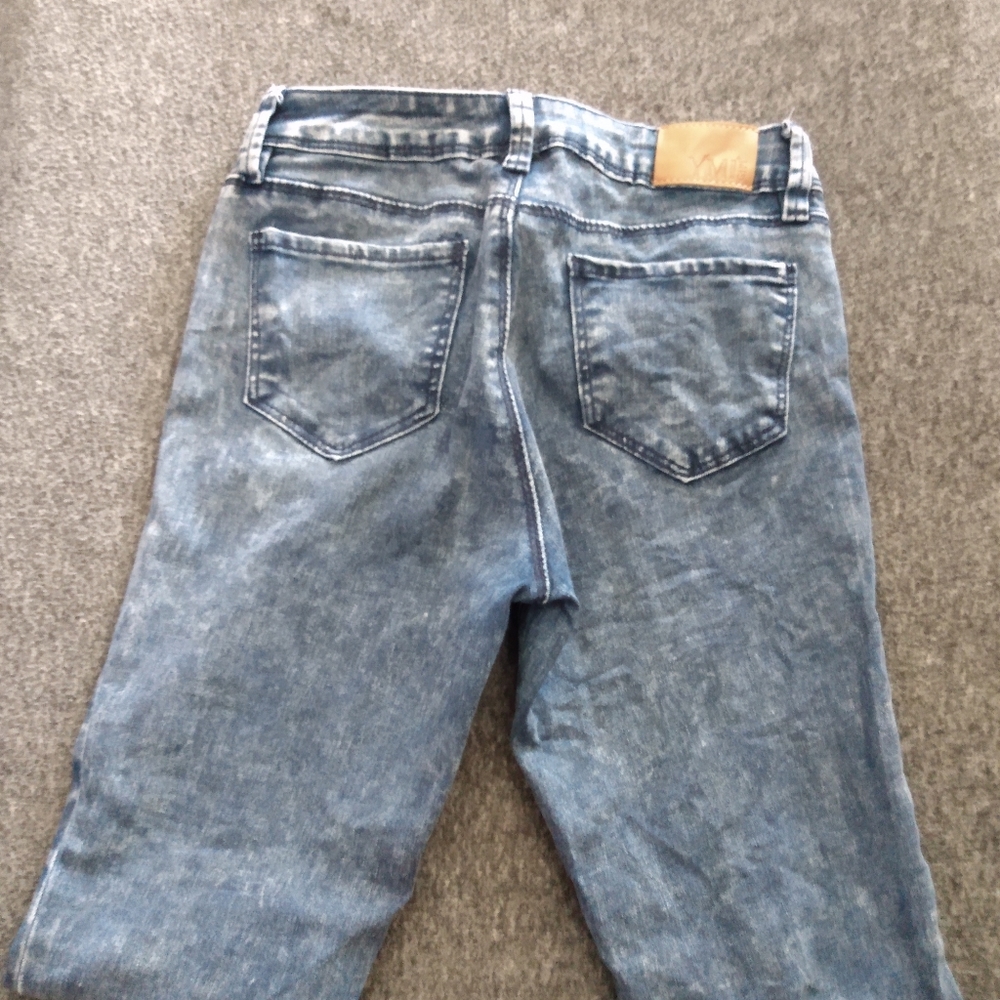 Jeans - Picture 2 of 2